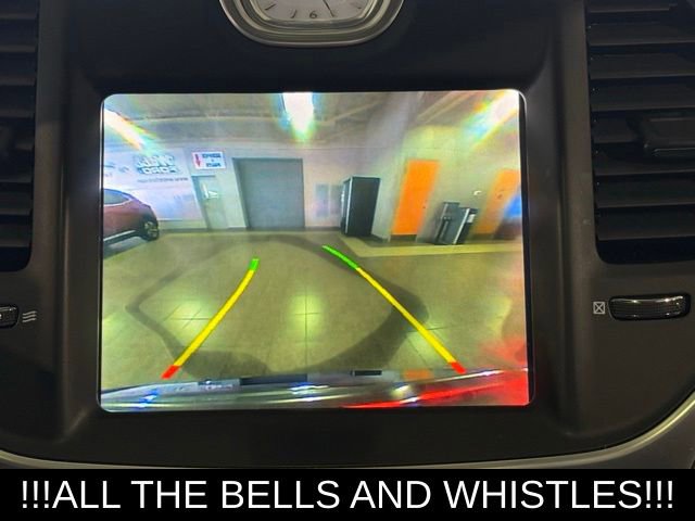 Used 2017 Chrysler 300 Touring w/ Value Package image 31