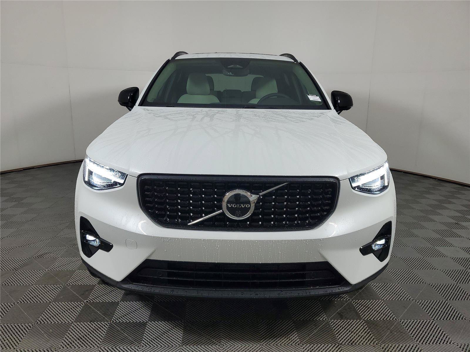 New 2026 Volvo XC40 B5 Plus w/ Protection Package Premier AWD/4WD image 2