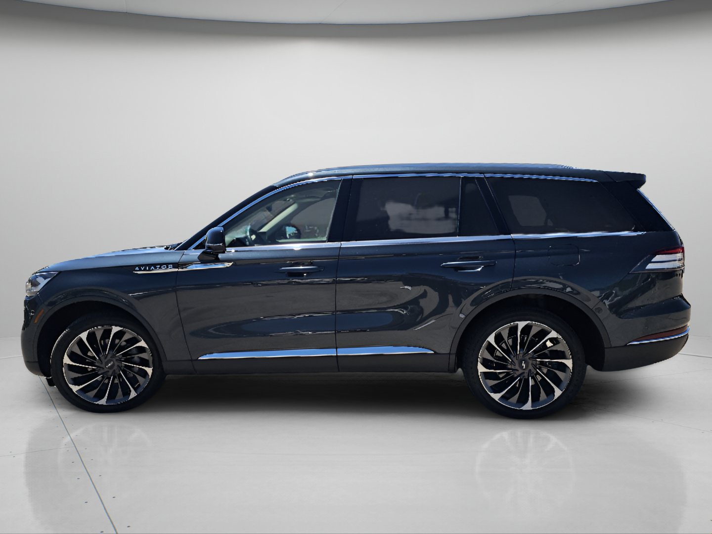 Used 2021 Lincoln Aviator Reserve w/ Equipment Group 201A AWD/4WD image 22