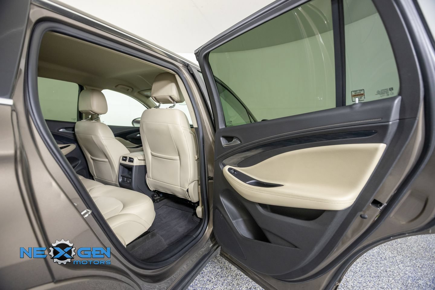 Used 2018 Buick Envision Preferred FWD image 32