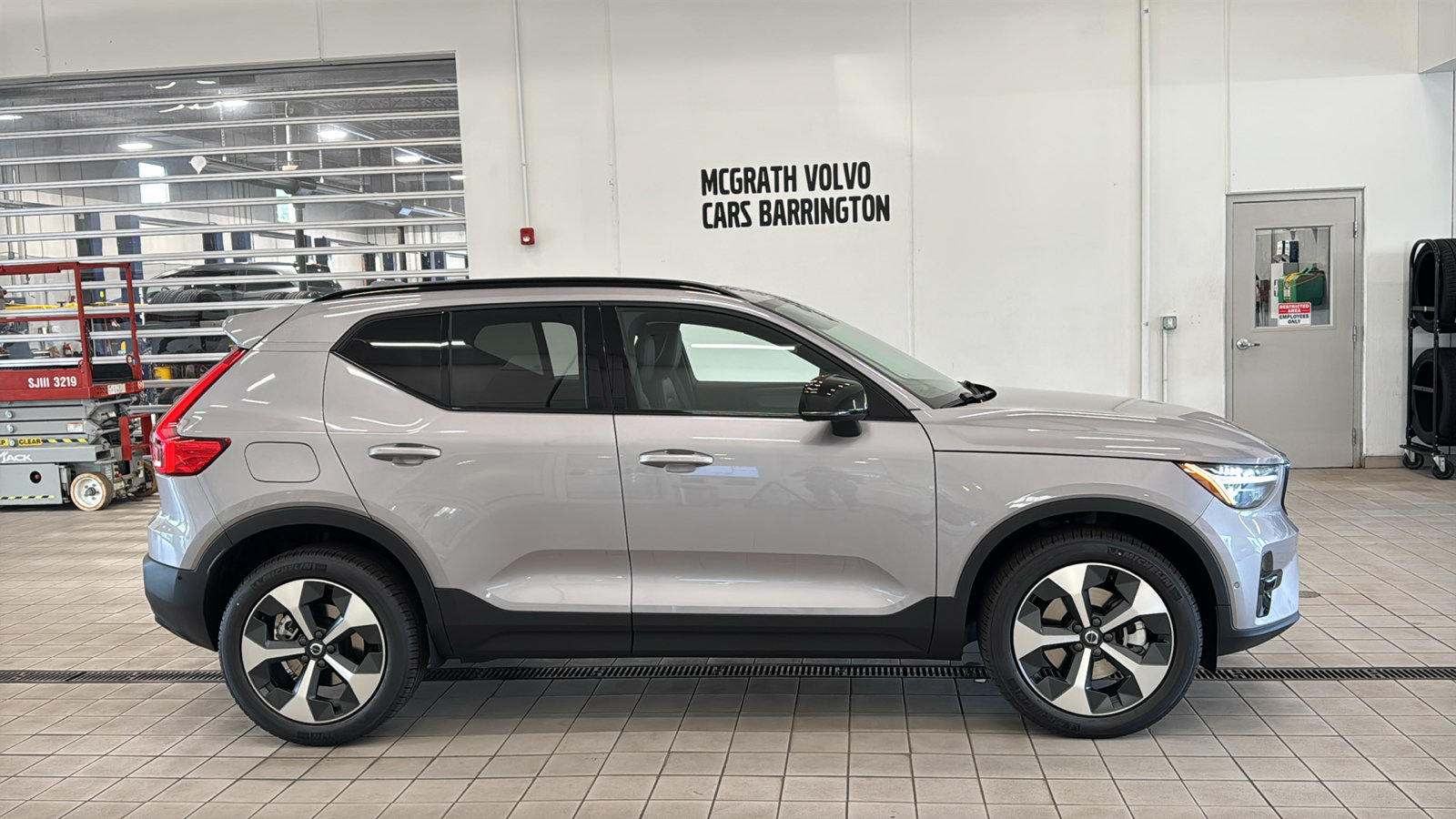New 2026 Volvo XC40 B5 Plus w/ Protection Package Premier AWD/4WD image 4