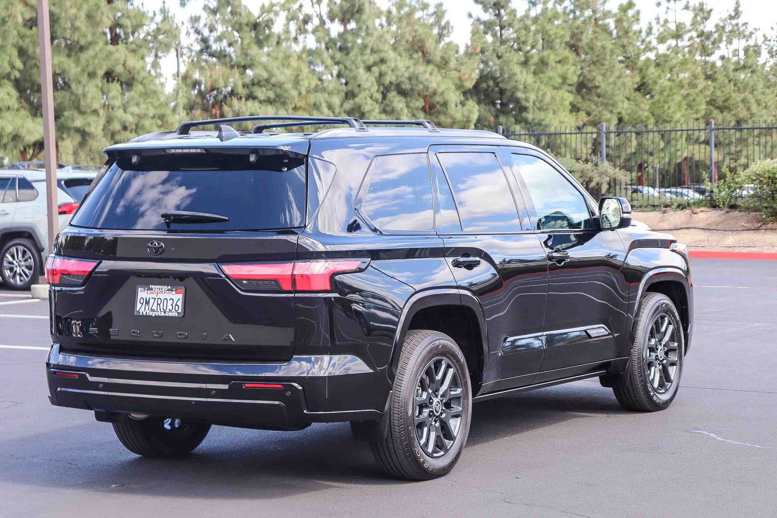 Certified 2024 Toyota Sequoia Platinum AWD/4WD image 7