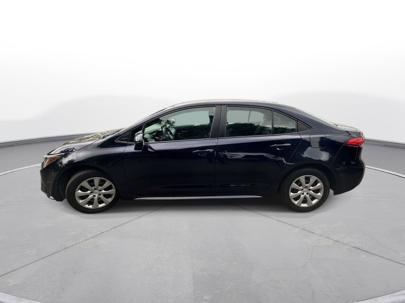 Used 2021 Toyota Corolla LE FWD image 9