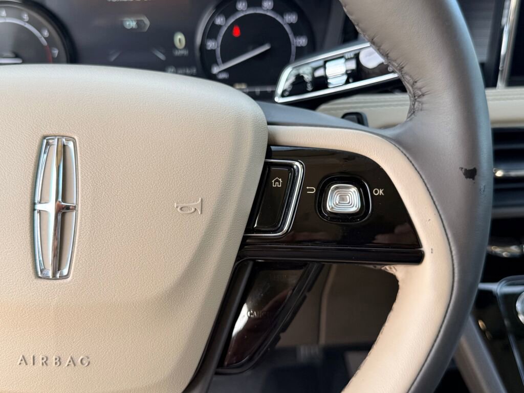 Used 2021 Lincoln Corsair Standard w/ Premium Package image 27