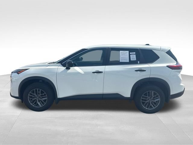 Certified 2024 Nissan Rogue S FWD image 2