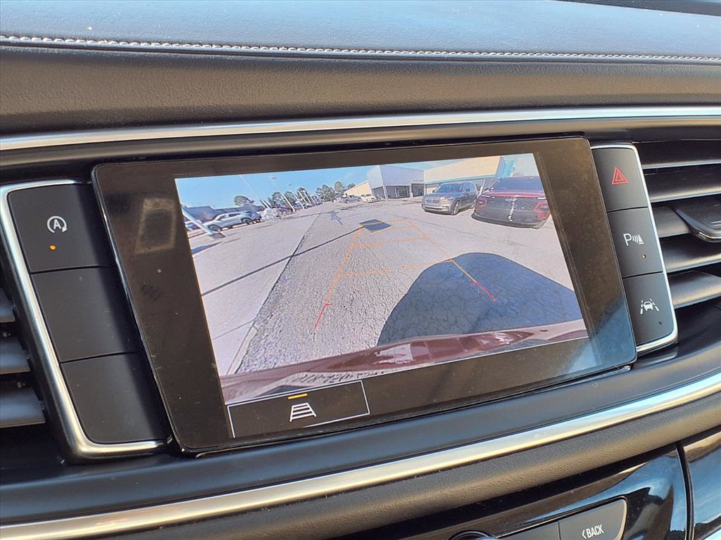 Used 2023 Buick Enclave Essence FWD image 5