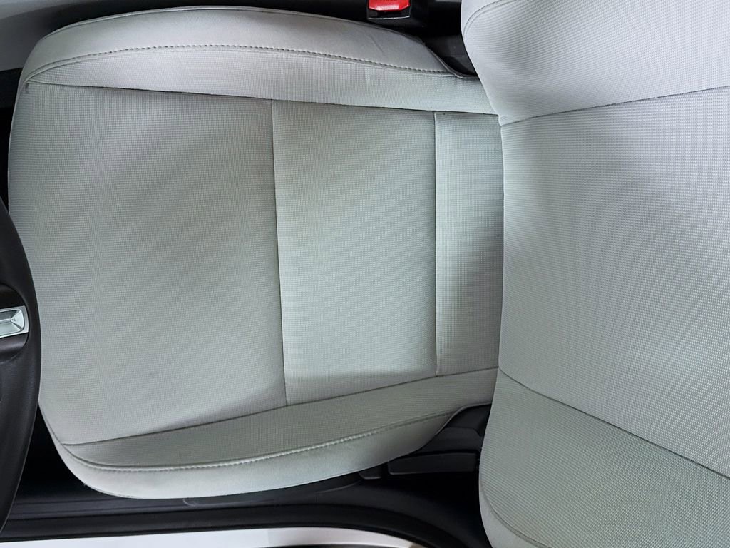 Certified 2025 Hyundai Kona SE image 20