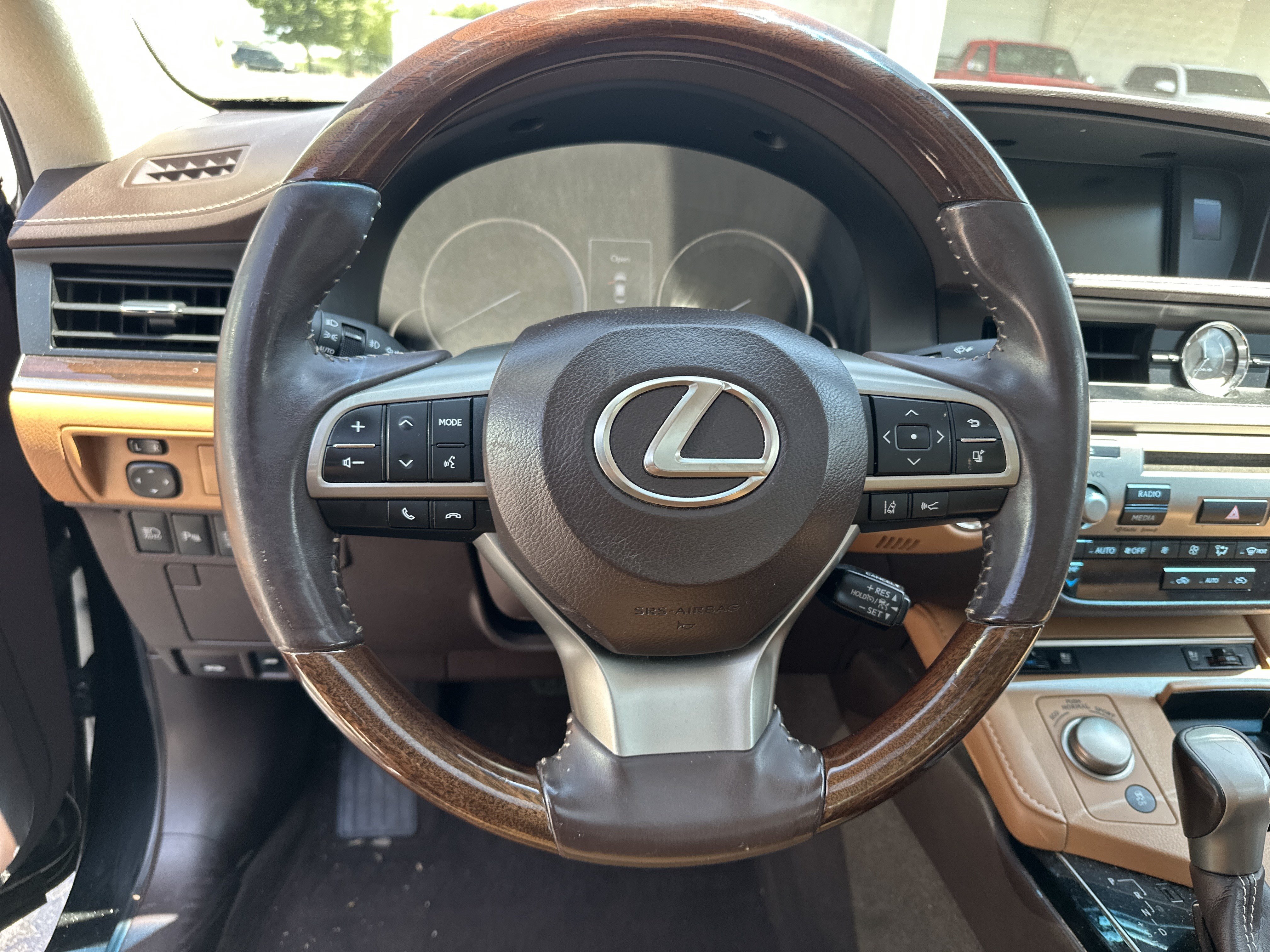 Used 2017 Lexus ES 350 w/ Premium Package FWD image 6