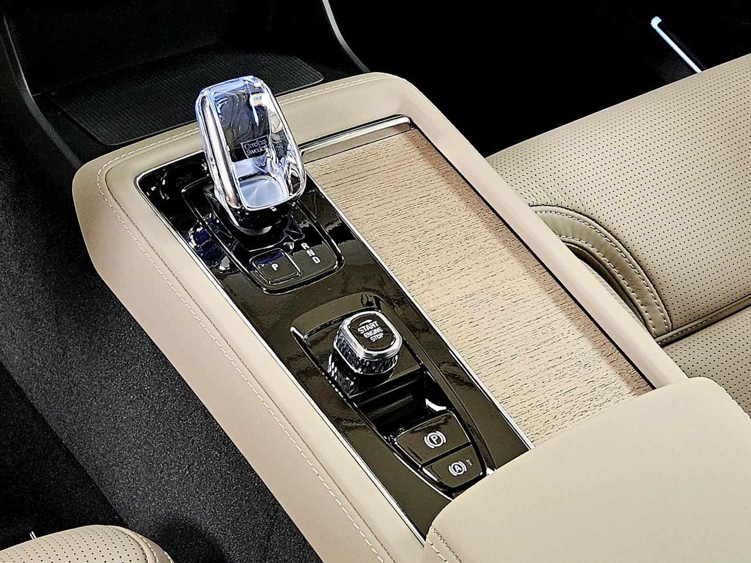 New 2026 Volvo XC90 B6 Ultra w/ Protection Package image 48