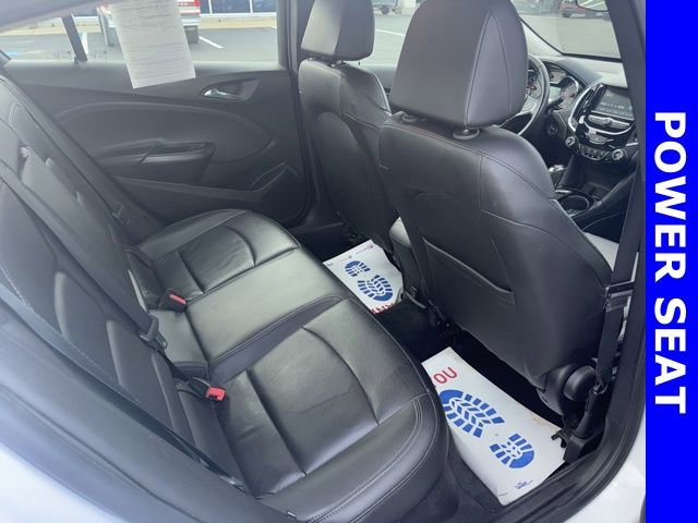 Used 2018 Chevrolet Cruze Premier image 11