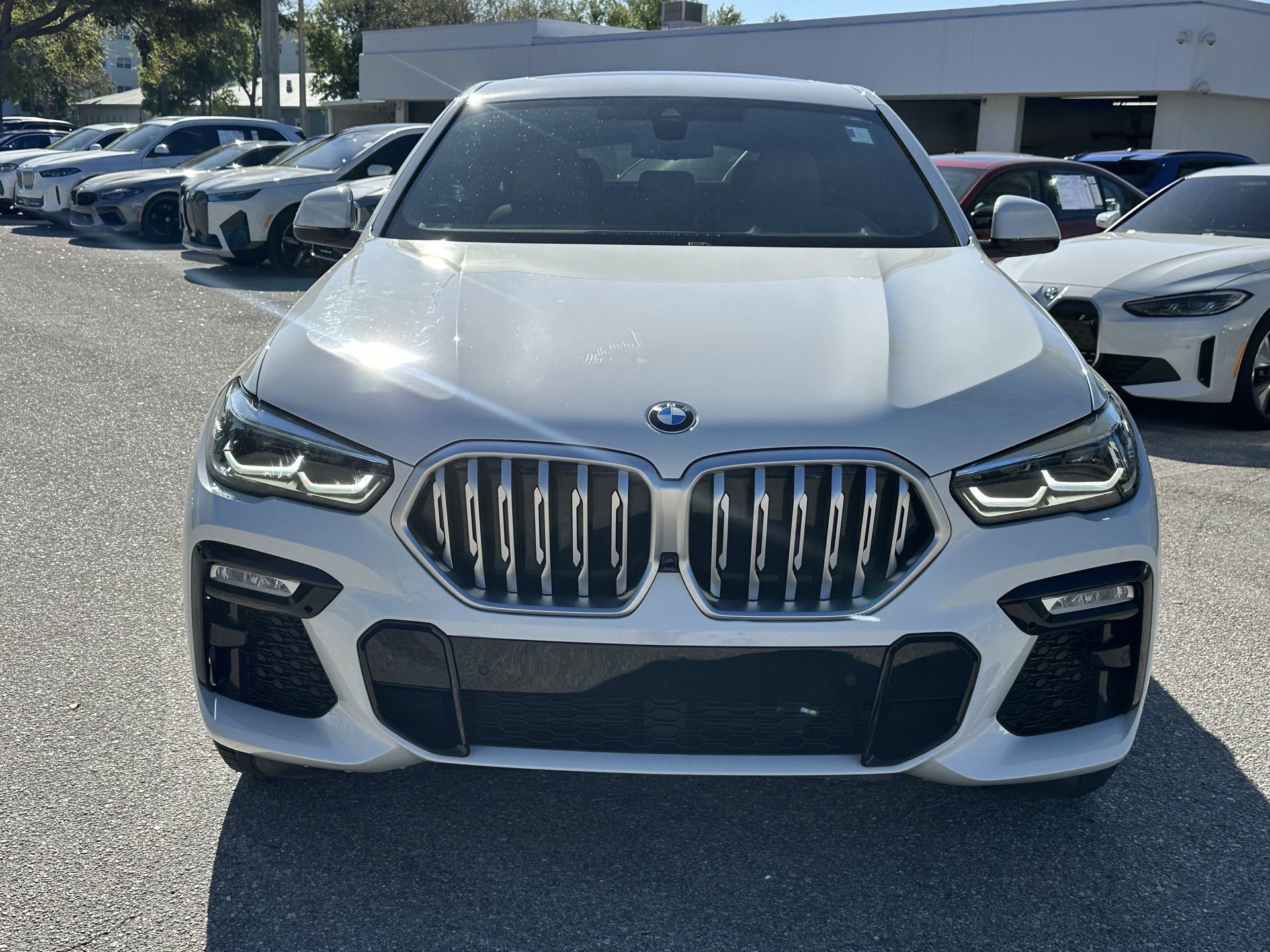 Used 2021 BMW X6 sDrive40i w/ M Sport Package image 2