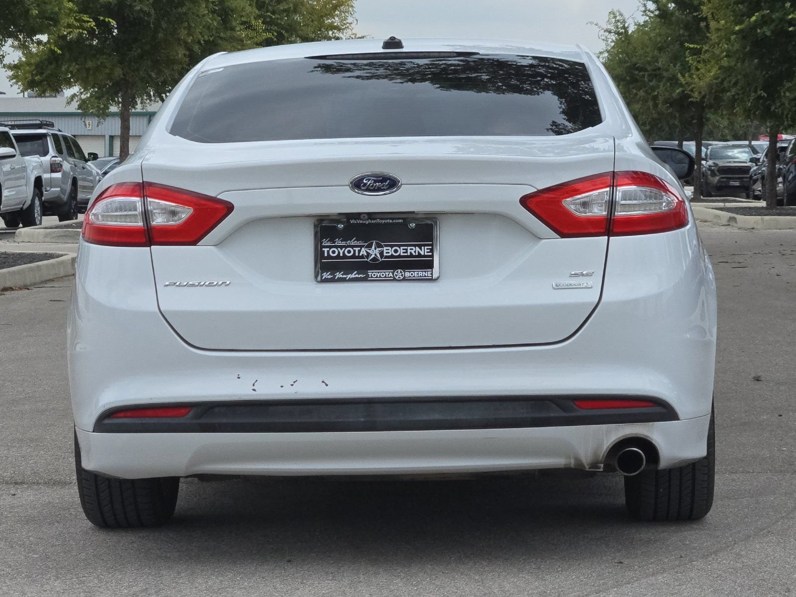 Used 2015 Ford Fusion SE FWD image 4
