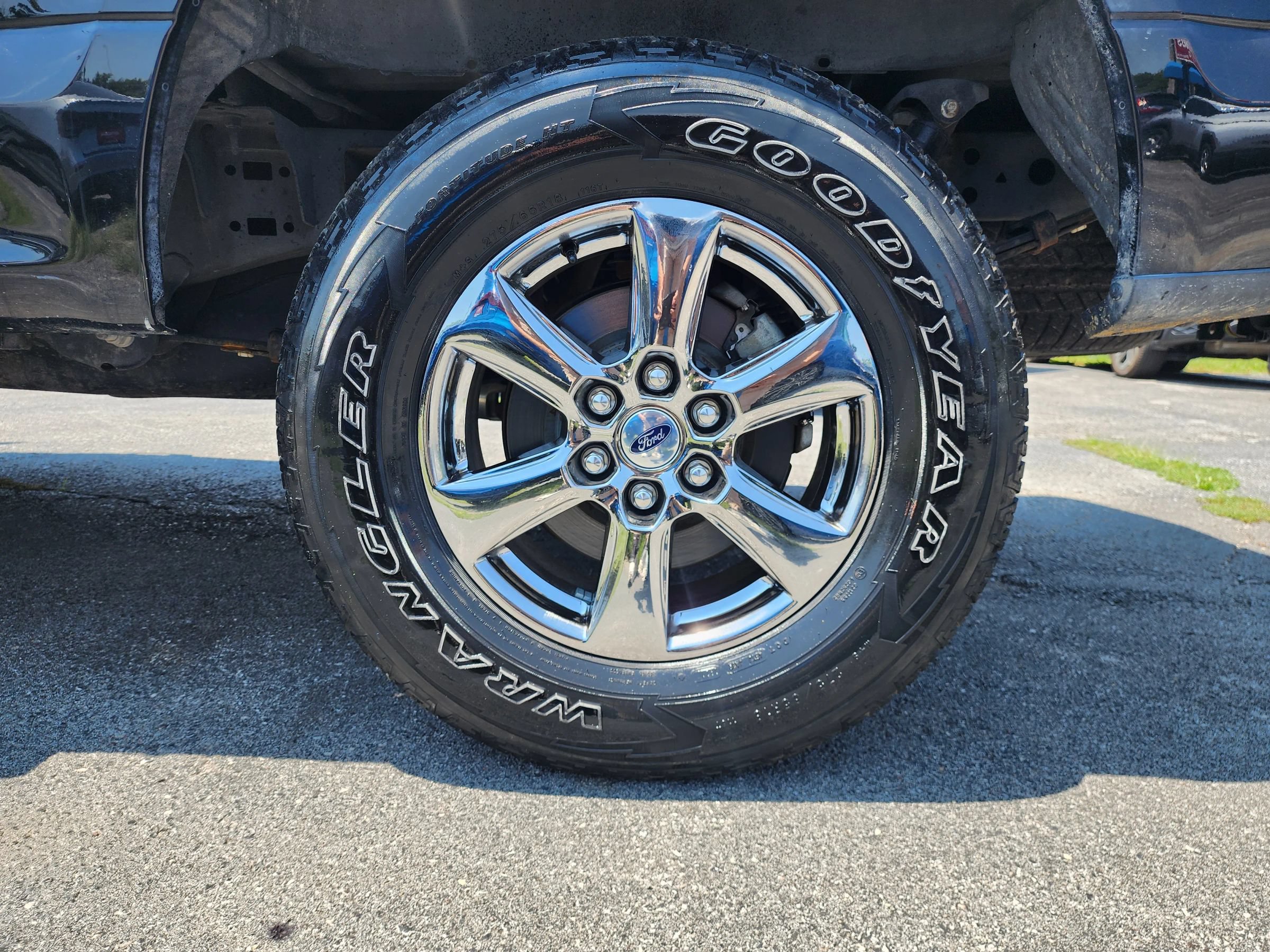 Used 2020 Ford F150 XLT w/ Equipment Group 302A Luxury AWD/4WD image 19