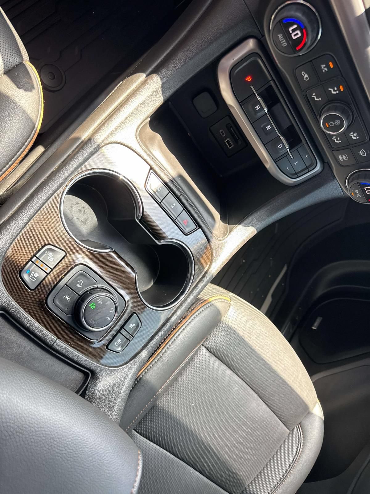 Used 2023 GMC Acadia AT4 w/ Technology Package AWD/4WD image 28