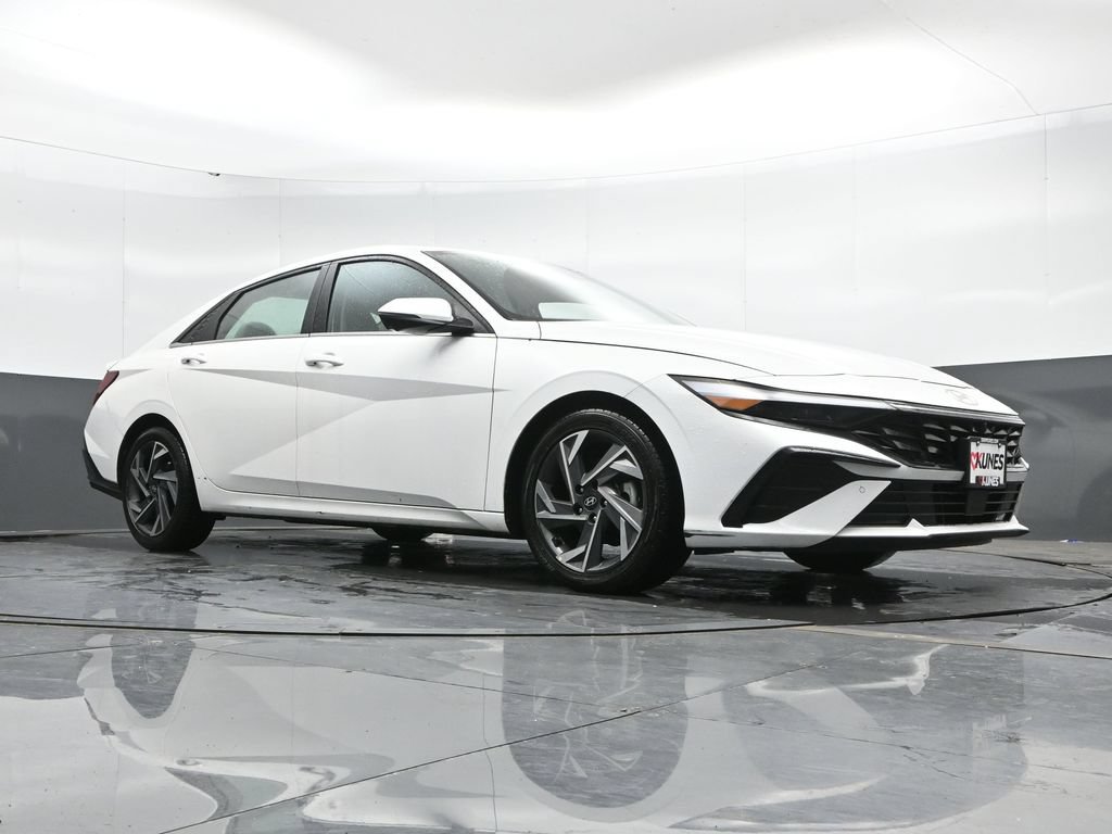 Used 2024 Hyundai Elantra Limited FWD image 43