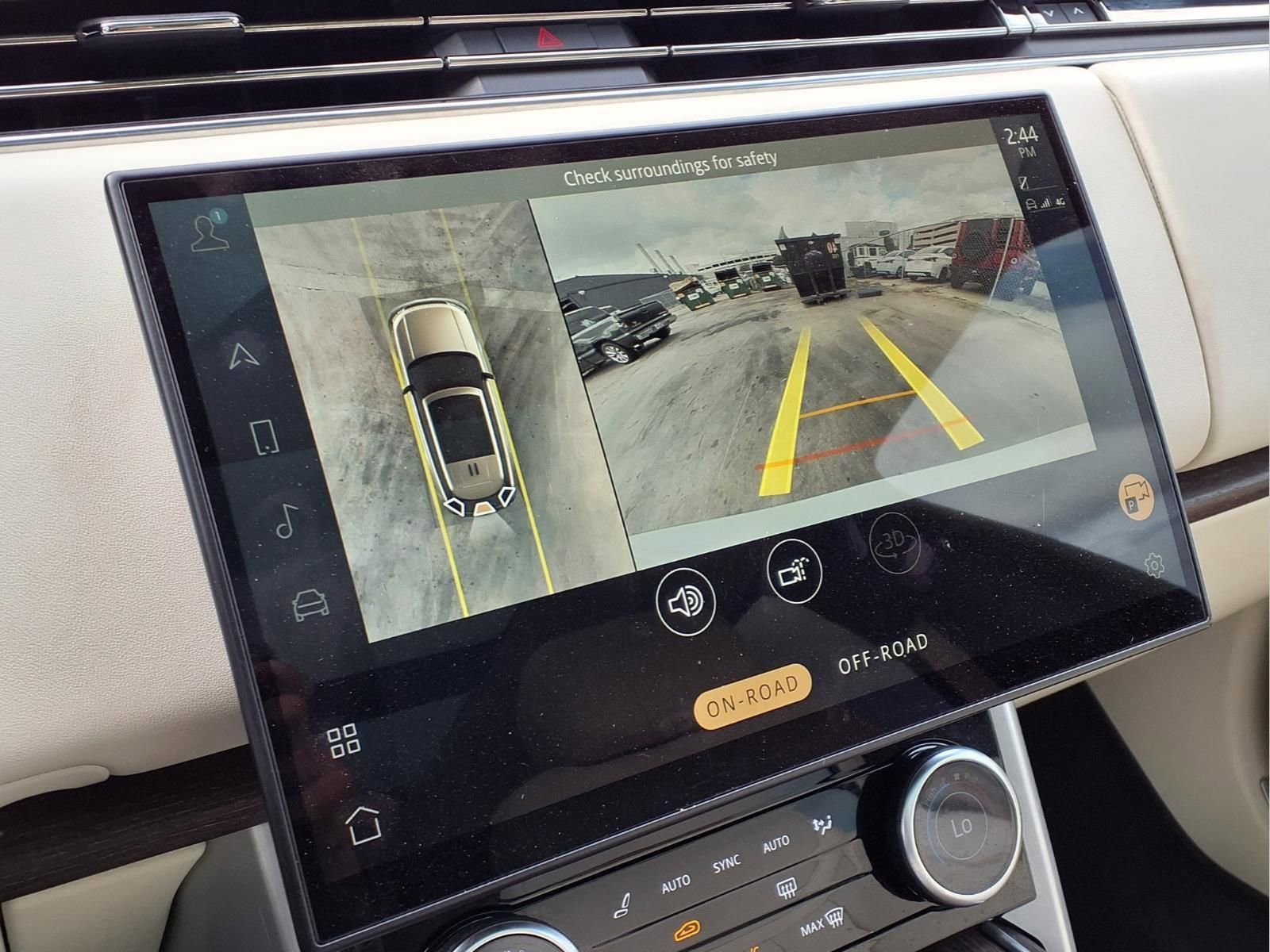 Used 2023 Land Rover Range Rover SE AWD/4WD image 18