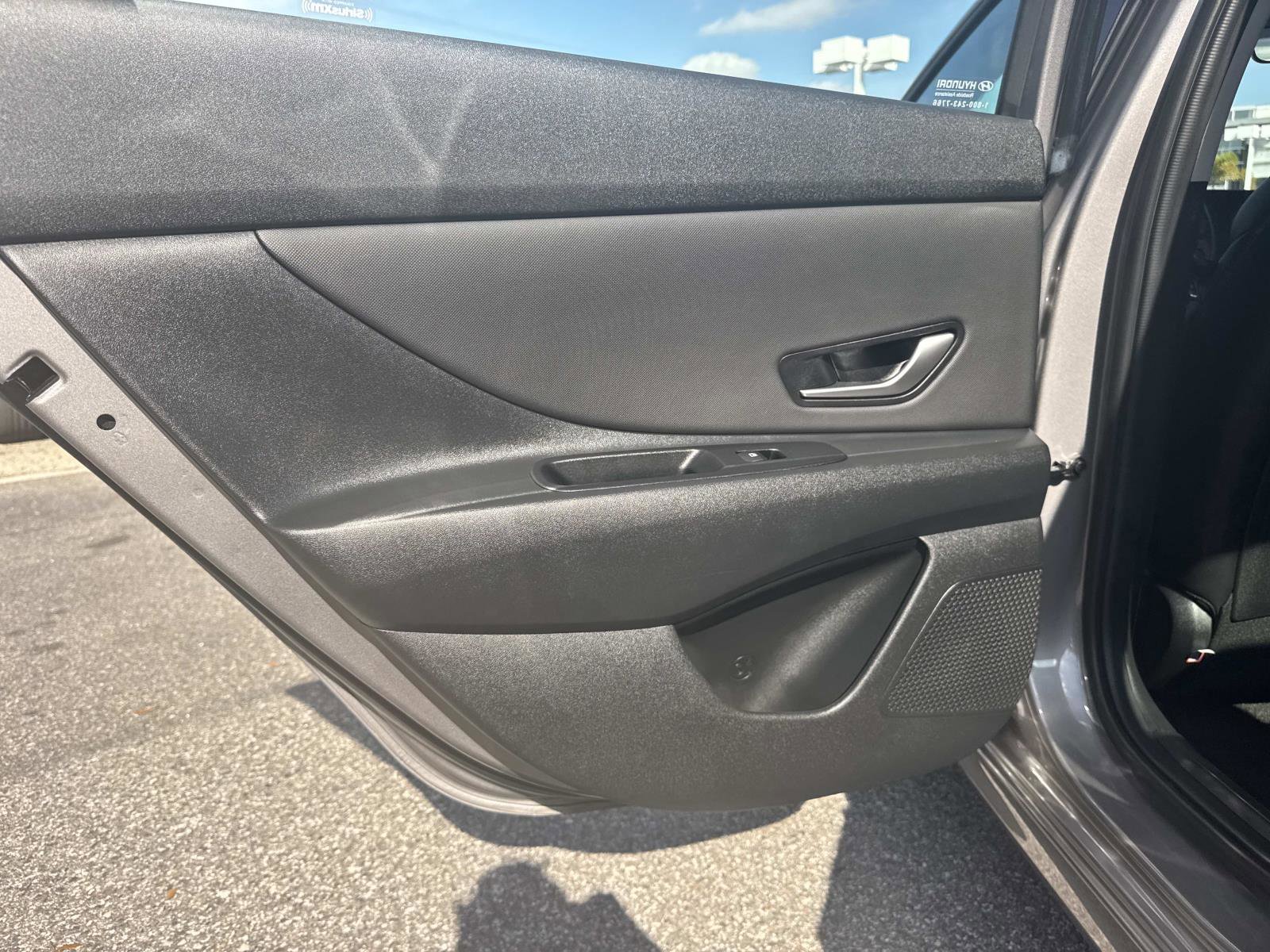 Used 2024 Hyundai Elantra Limited image 11