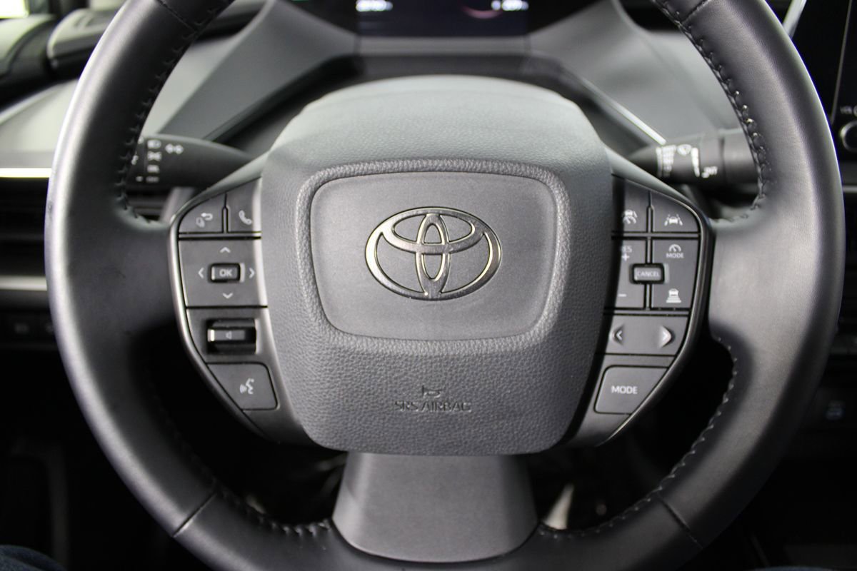 Used 2024 Toyota Prius LE image 10