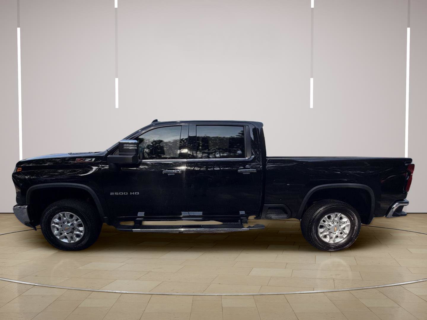 Used 2024 Chevrolet Silverado 2500 LTZ w/ LTZ Convenience Package AWD/4WD image 3