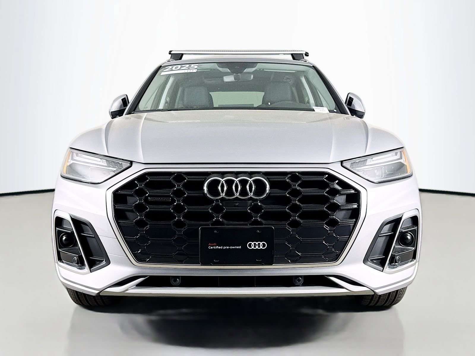 Certified 2025 Audi Q5 2.0T Premium Plus w/ Premium Plus Package AWD/4WD image 2