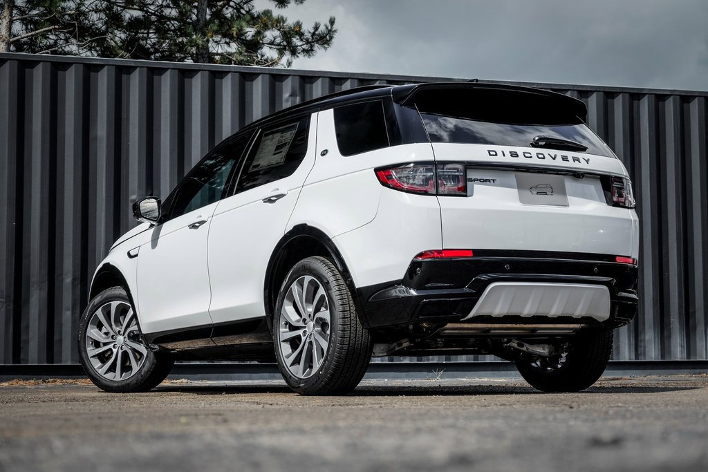 New 2025 Land Rover Discovery Sport Dynamic SE video 2