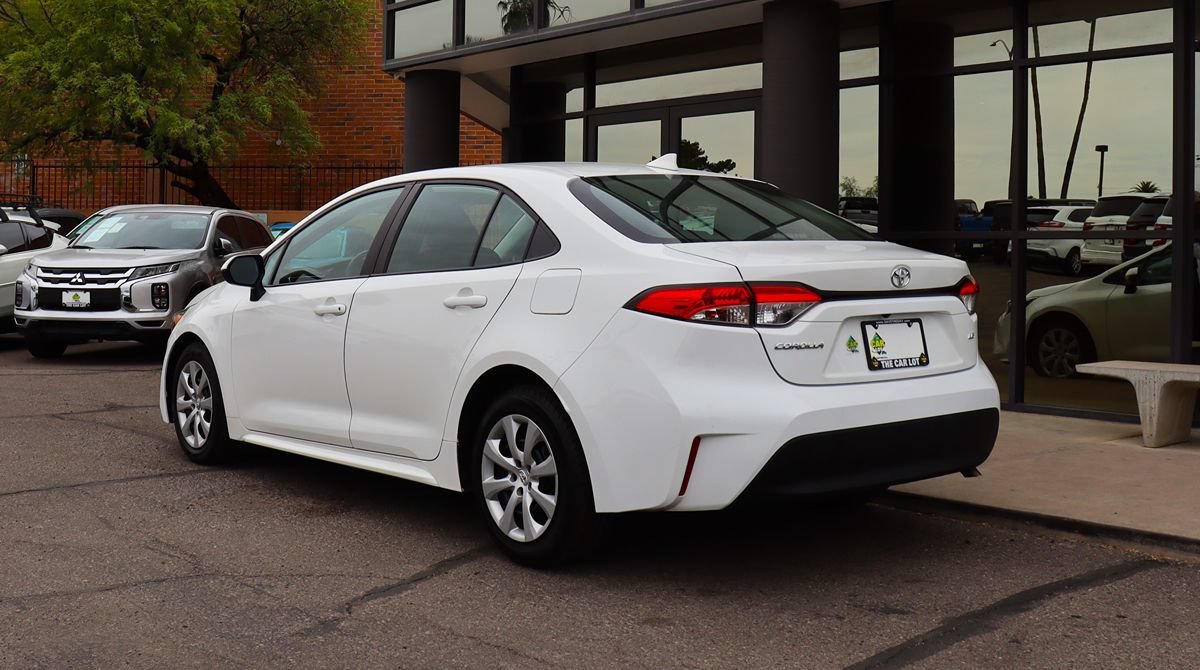 Used 2023 Toyota Corolla LE FWD image 9