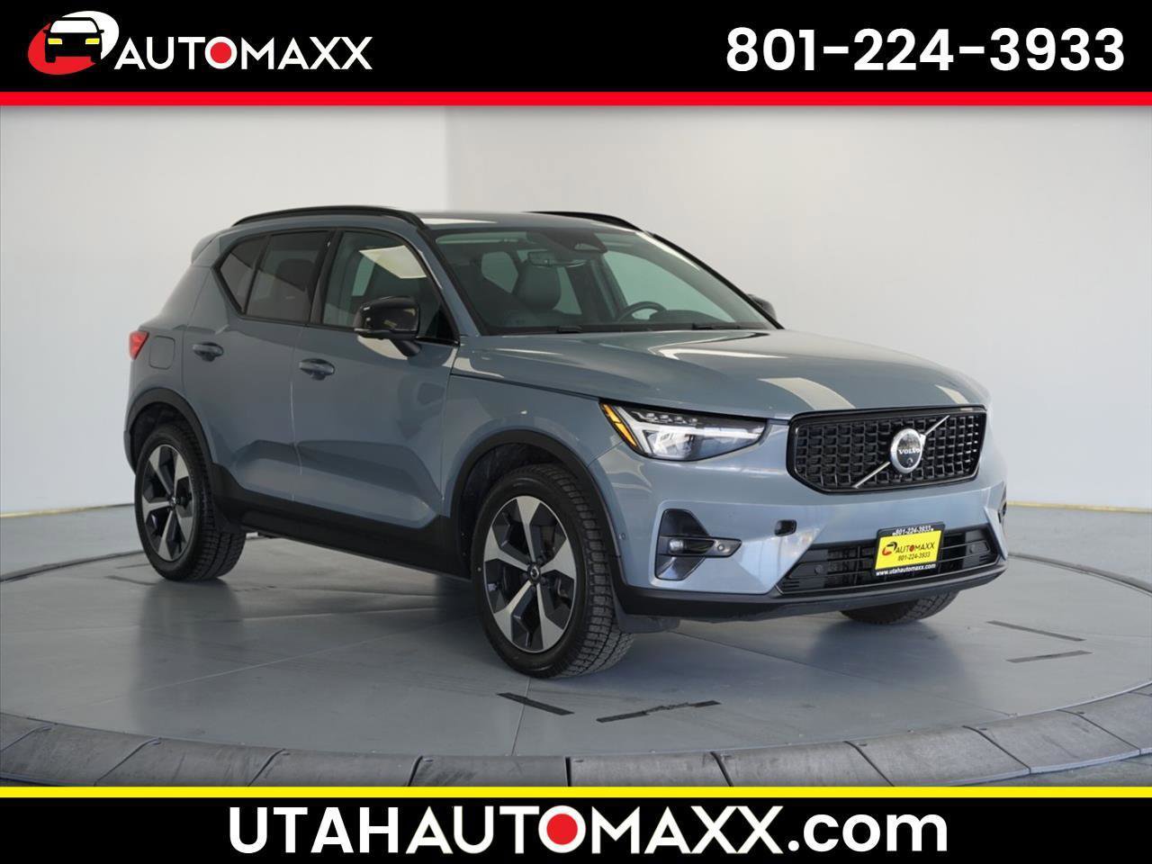 Used 2023 Volvo XC40 B4 Ultimate FWD image 1