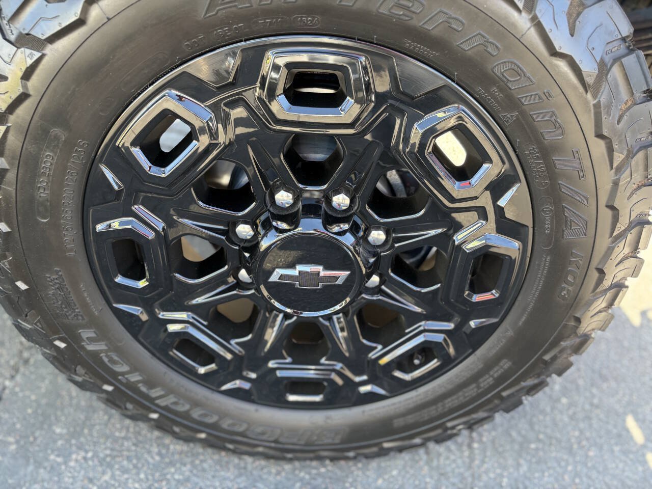Used 2024 Chevrolet Silverado 2500 High Country w/ Midnight Edition AWD/4WD image 34