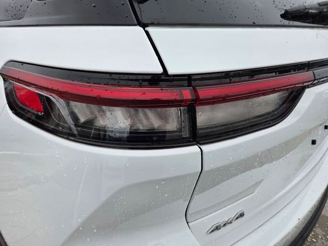 Certified 2023 Jeep Grand Cherokee Limited image 12