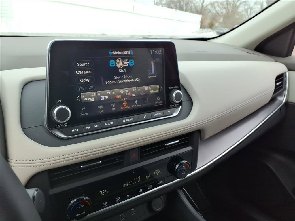 Used 2025 Nissan Rogue SV image 31