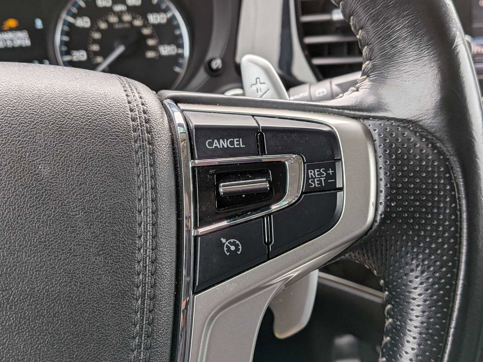 Used 2018 Mitsubishi Outlander SEL image 23