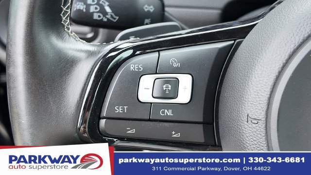 Used 2017 Volkswagen Golf R 4-Door AWD/4WD image 26