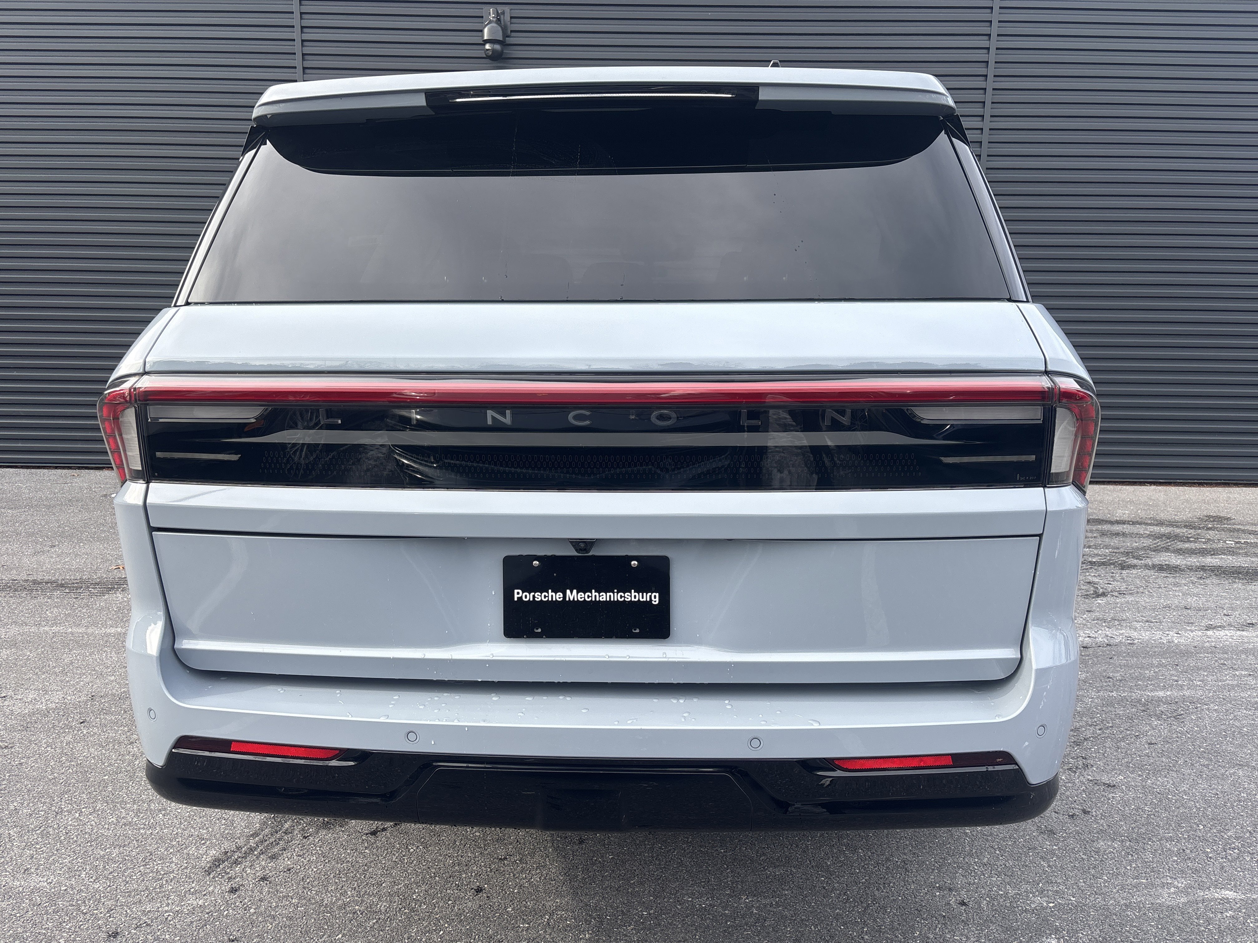 Used 2025 Lincoln Navigator L Reserve image 4