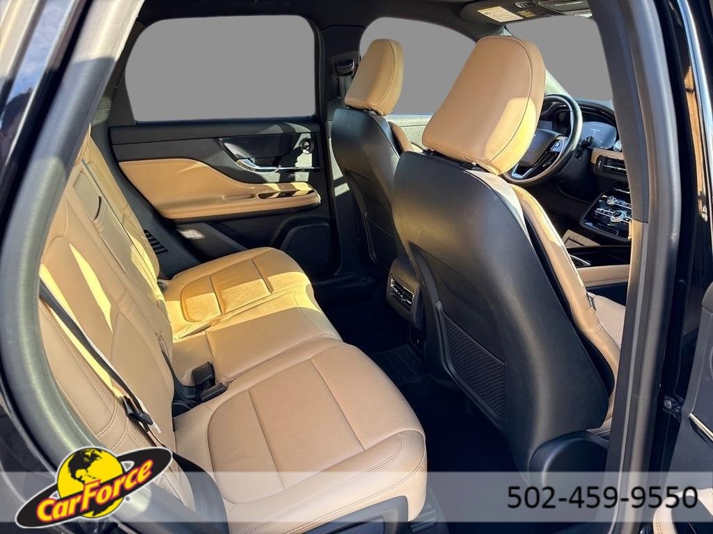 Used 2021 Lincoln Corsair Reserve image 11