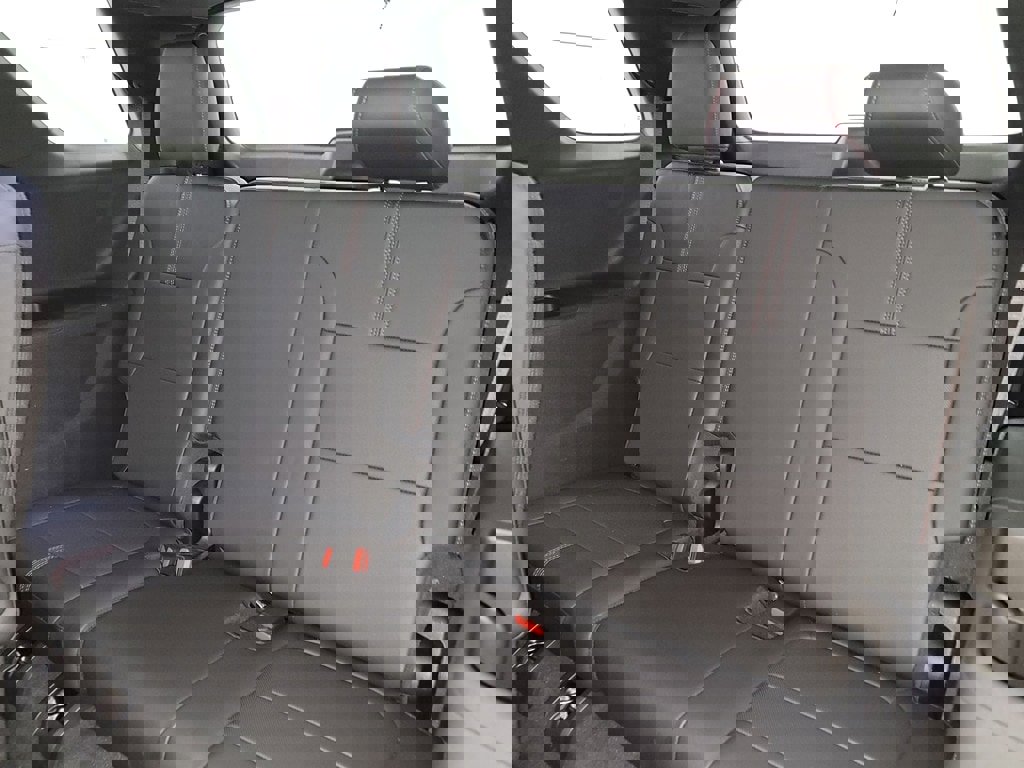 Used 2022 Chevrolet Traverse RS image 15