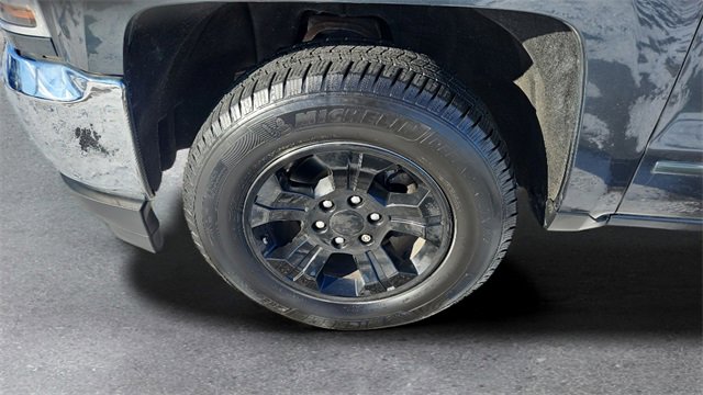 Used 2018 Chevrolet Silverado 1500 LT w/ All Star Edition image 19