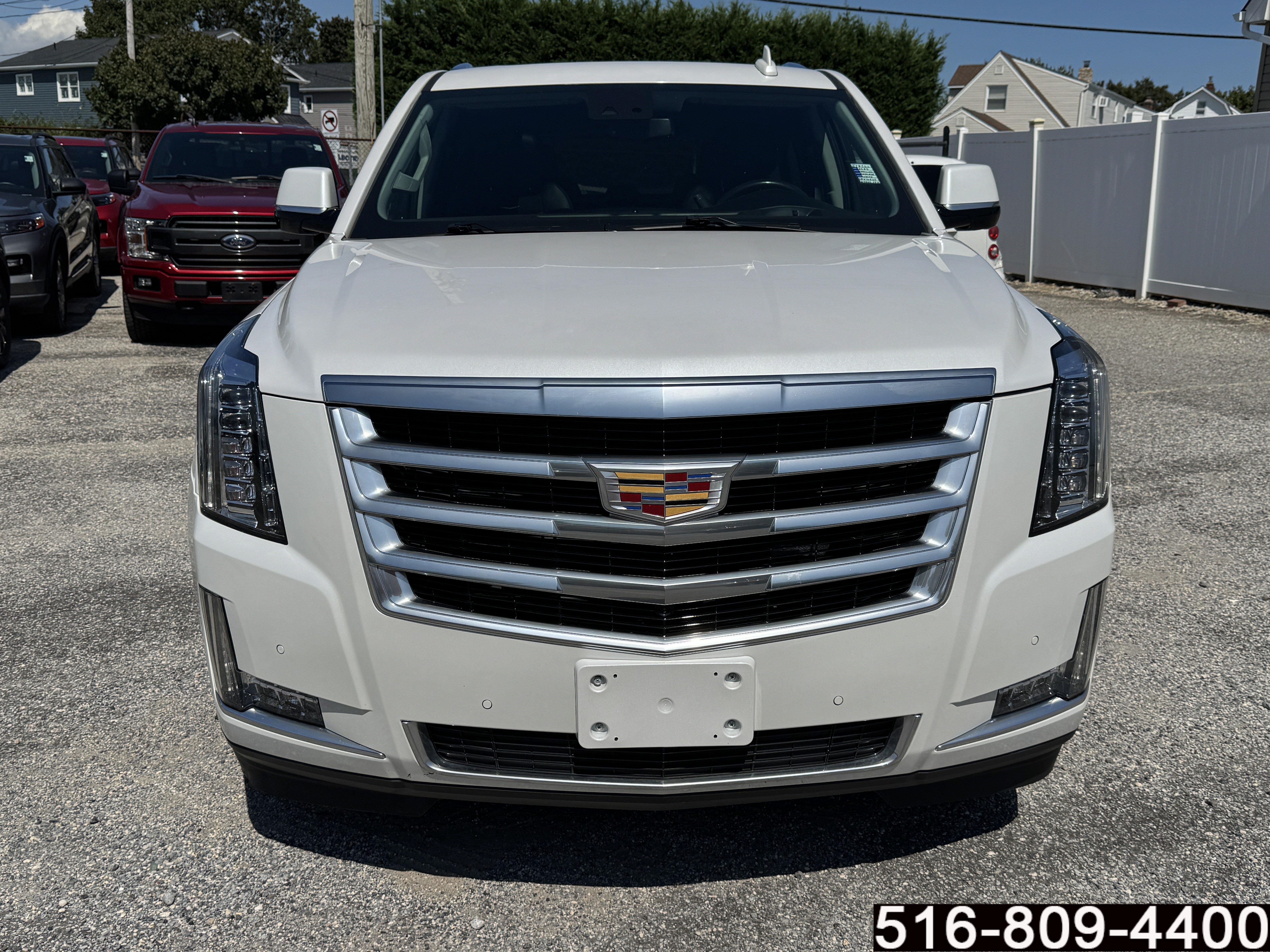 Used 2020 Cadillac Escalade Luxury AWD/4WD image 2