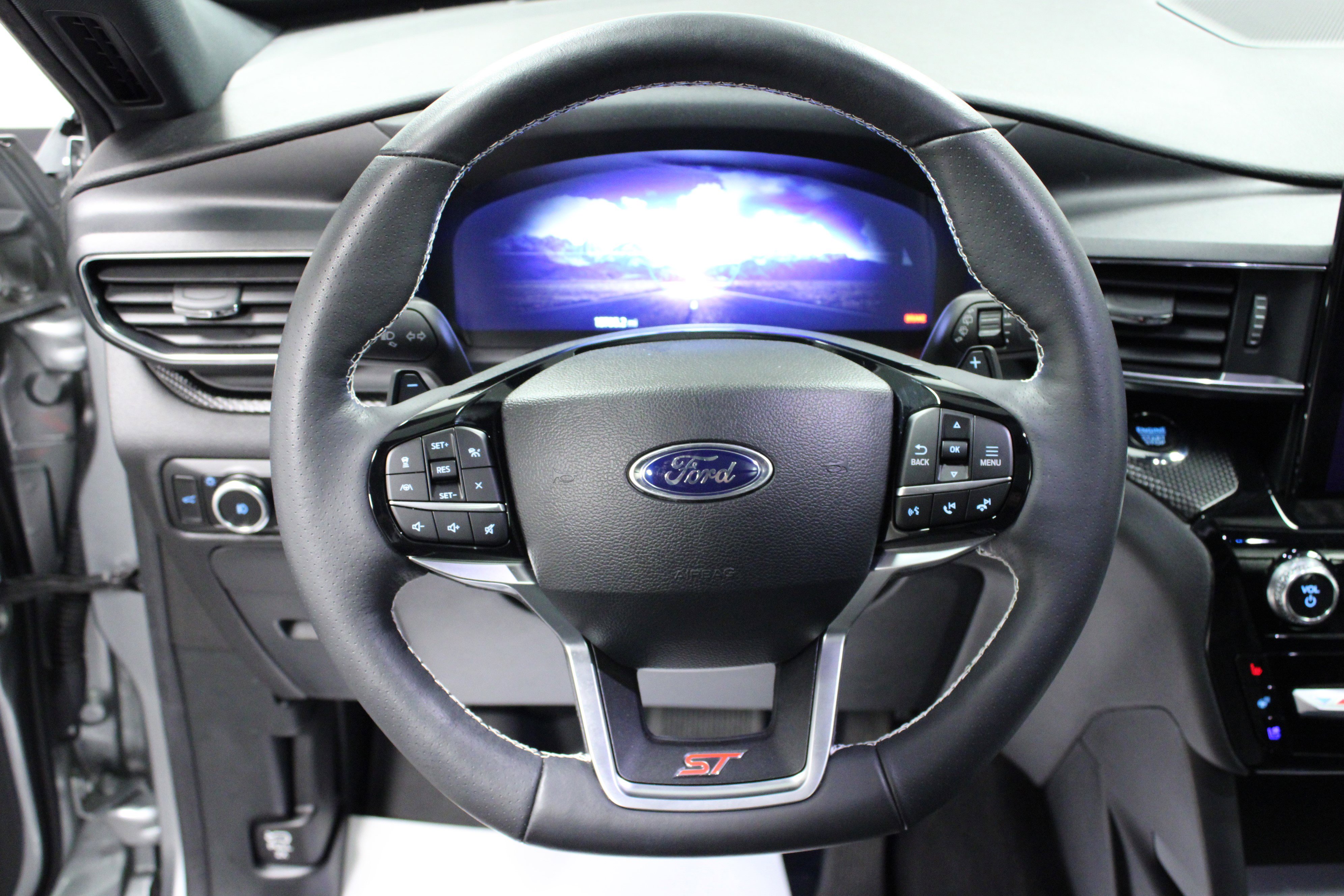 Used 2024 Ford Explorer ST w/ Equipment Group 401A image 18