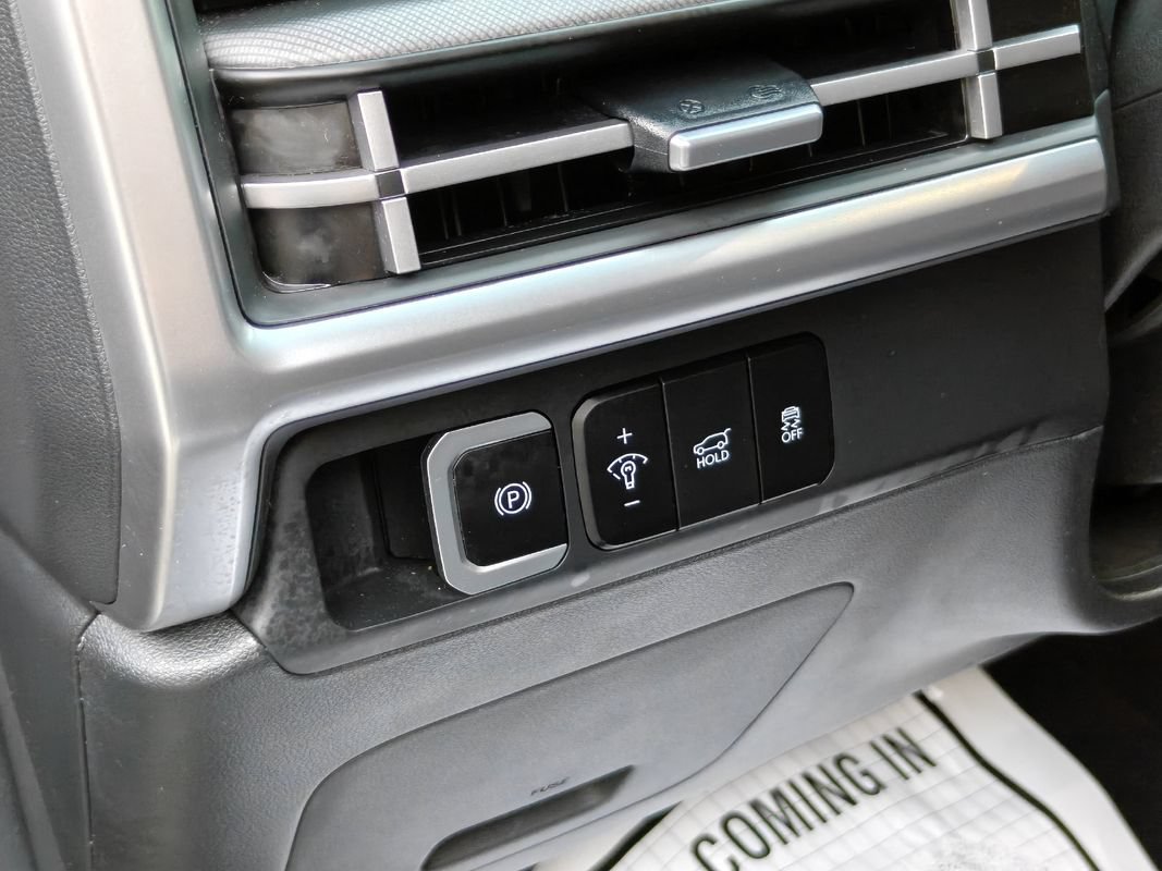 Used 2025 Hyundai Santa Fe SEL AWD/4WD image 14