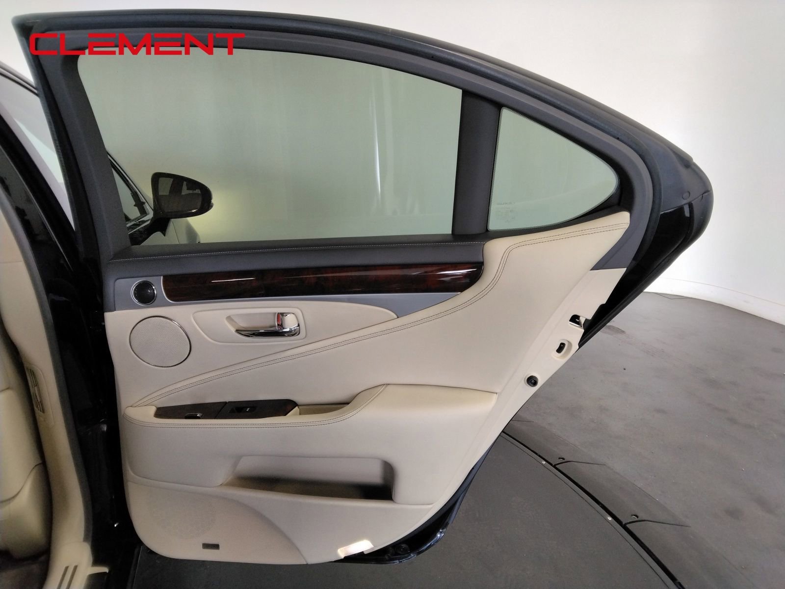 Used 2017 Lexus LS 460 w/ Comfort Package image 43