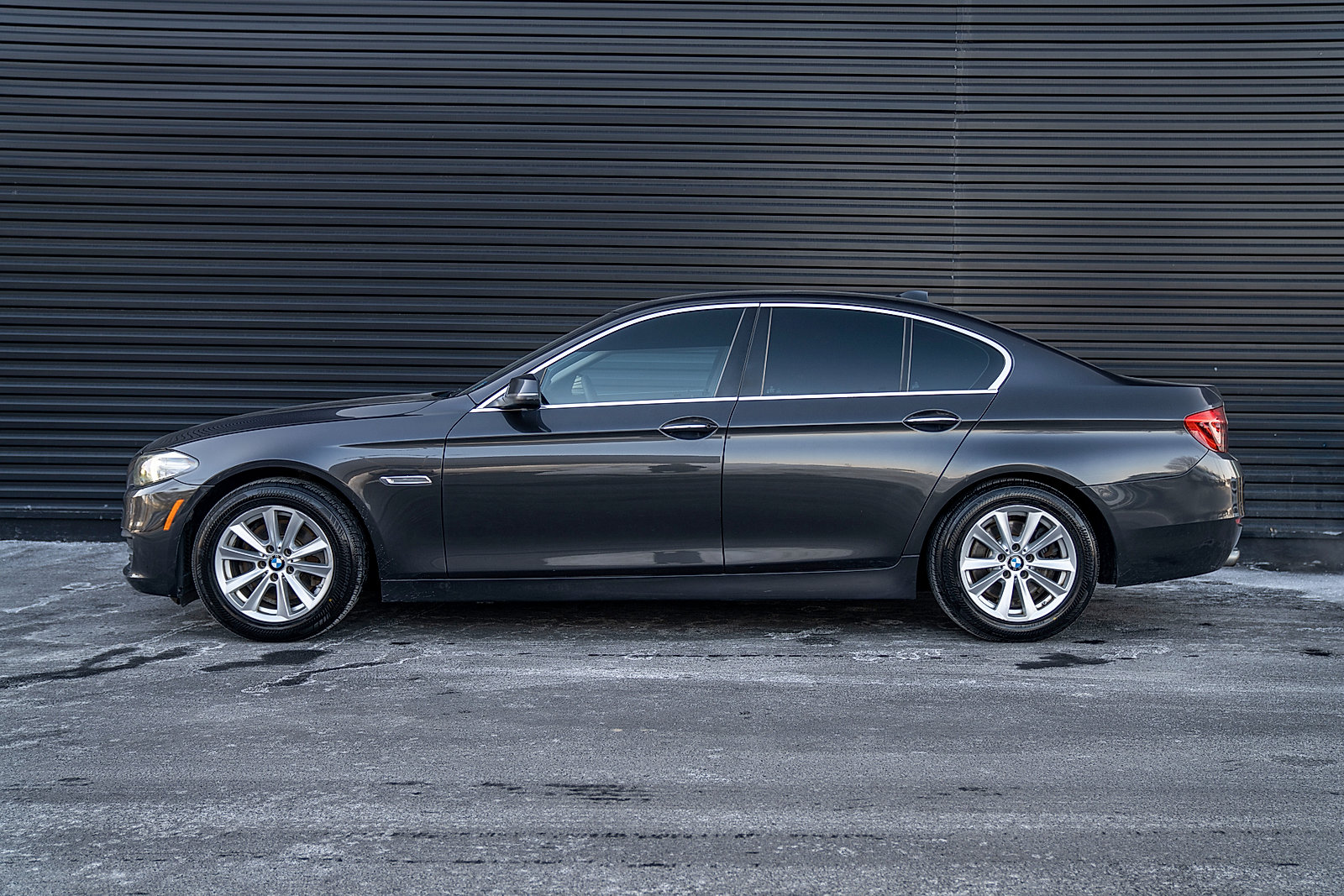 Used 2014 BMW 528i xDrive Sedan AWD/4WD image 2