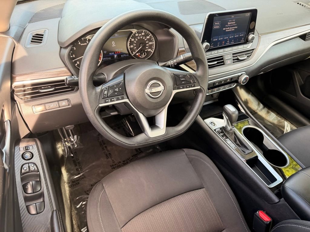 Used 2024 Nissan Altima 2.5 SV FWD image 23