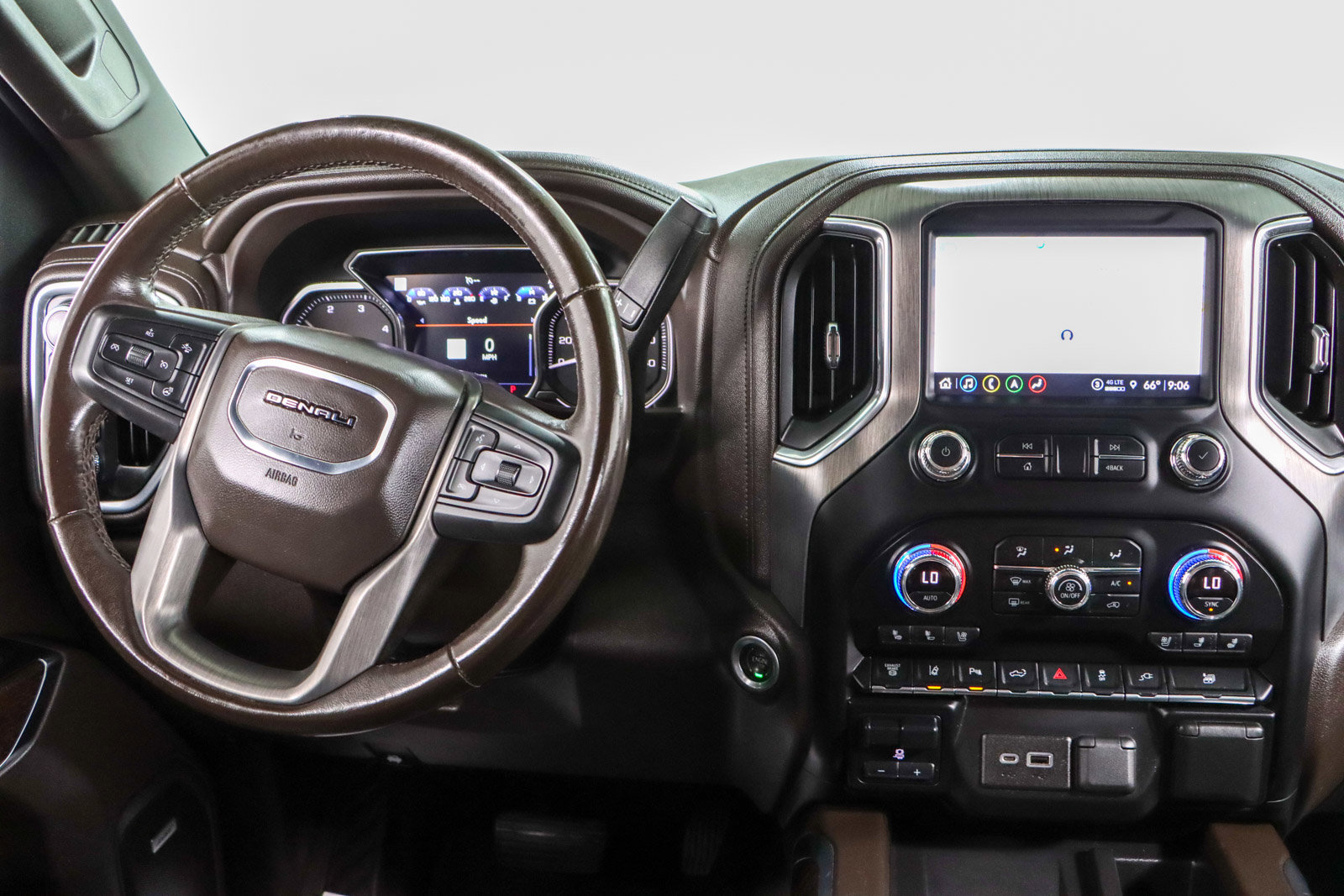 Used 2022 GMC Sierra 3500 Denali image 18