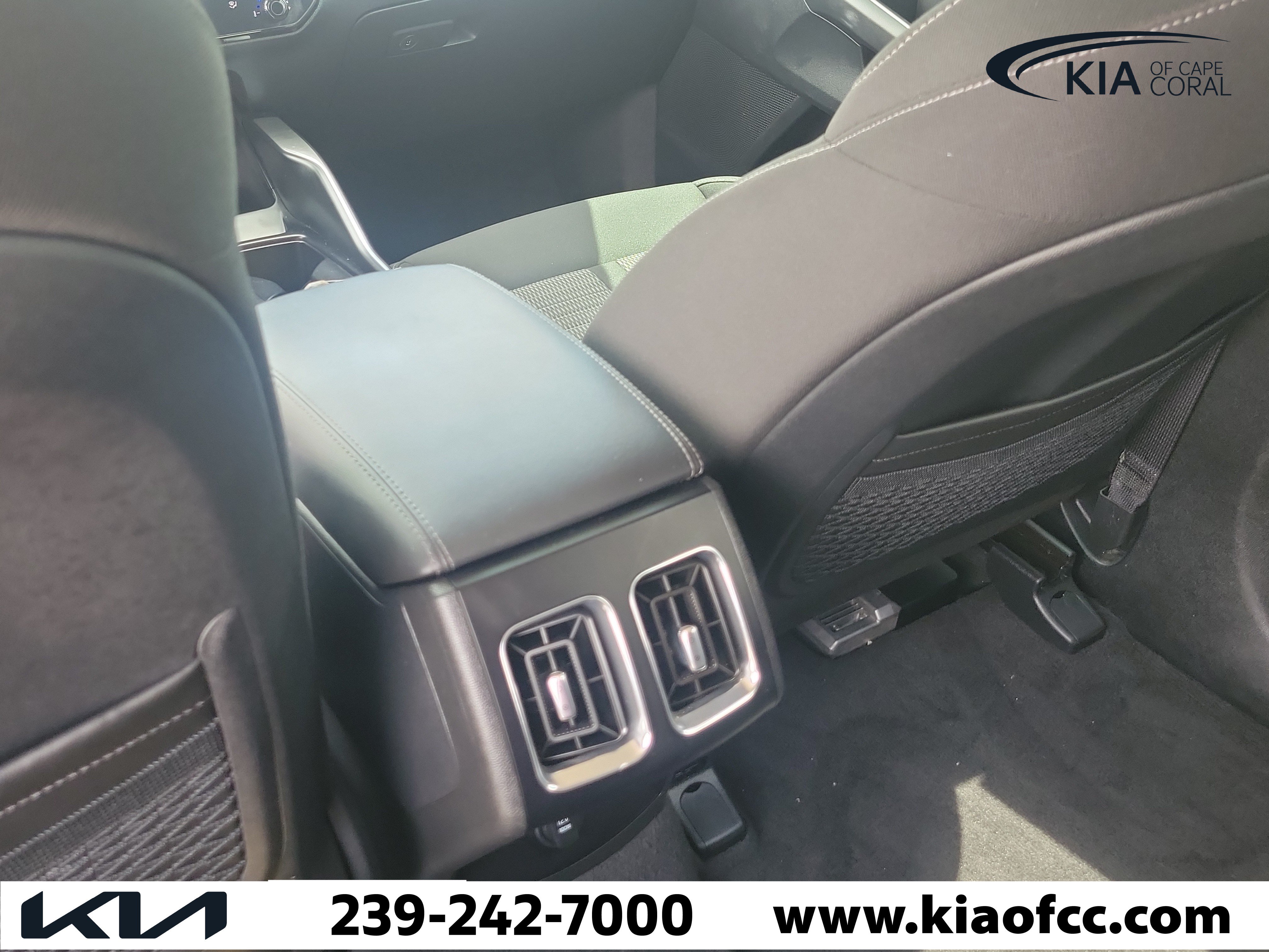 Certified 2025 Kia Sorento LX FWD image 13