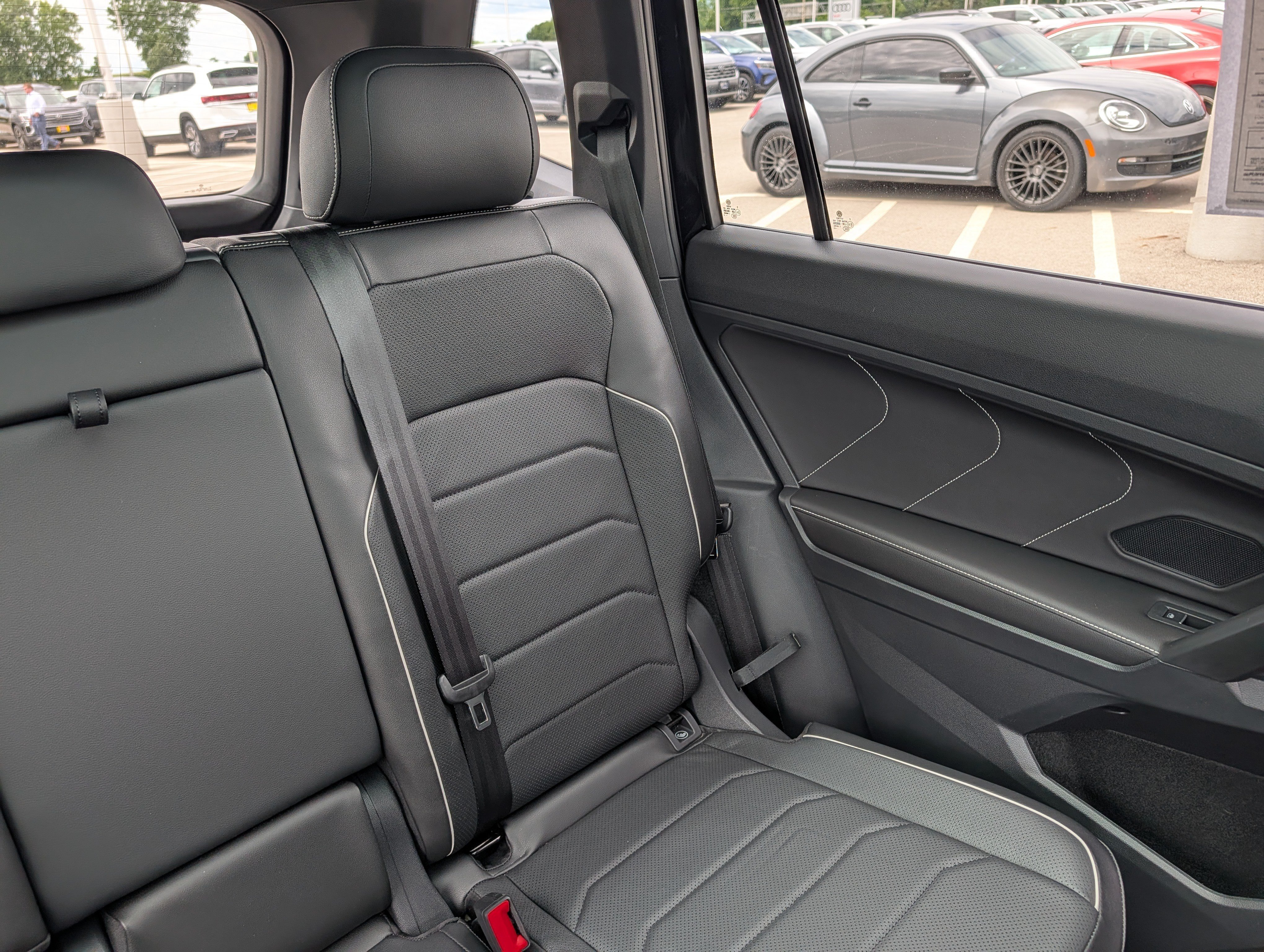 Certified 2023 Volkswagen Tiguan SEL R-Line AWD/4WD image 17