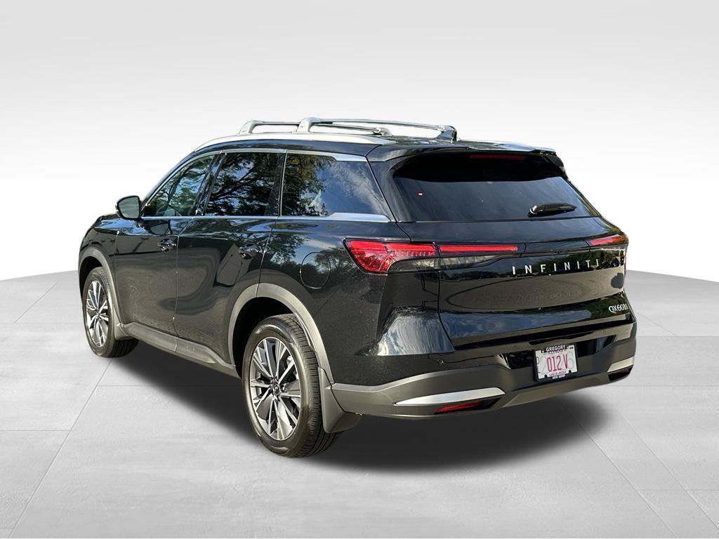 Certified 2027 INFINITI QX60 Luxe w/ Family Package AWD/4WD image 10