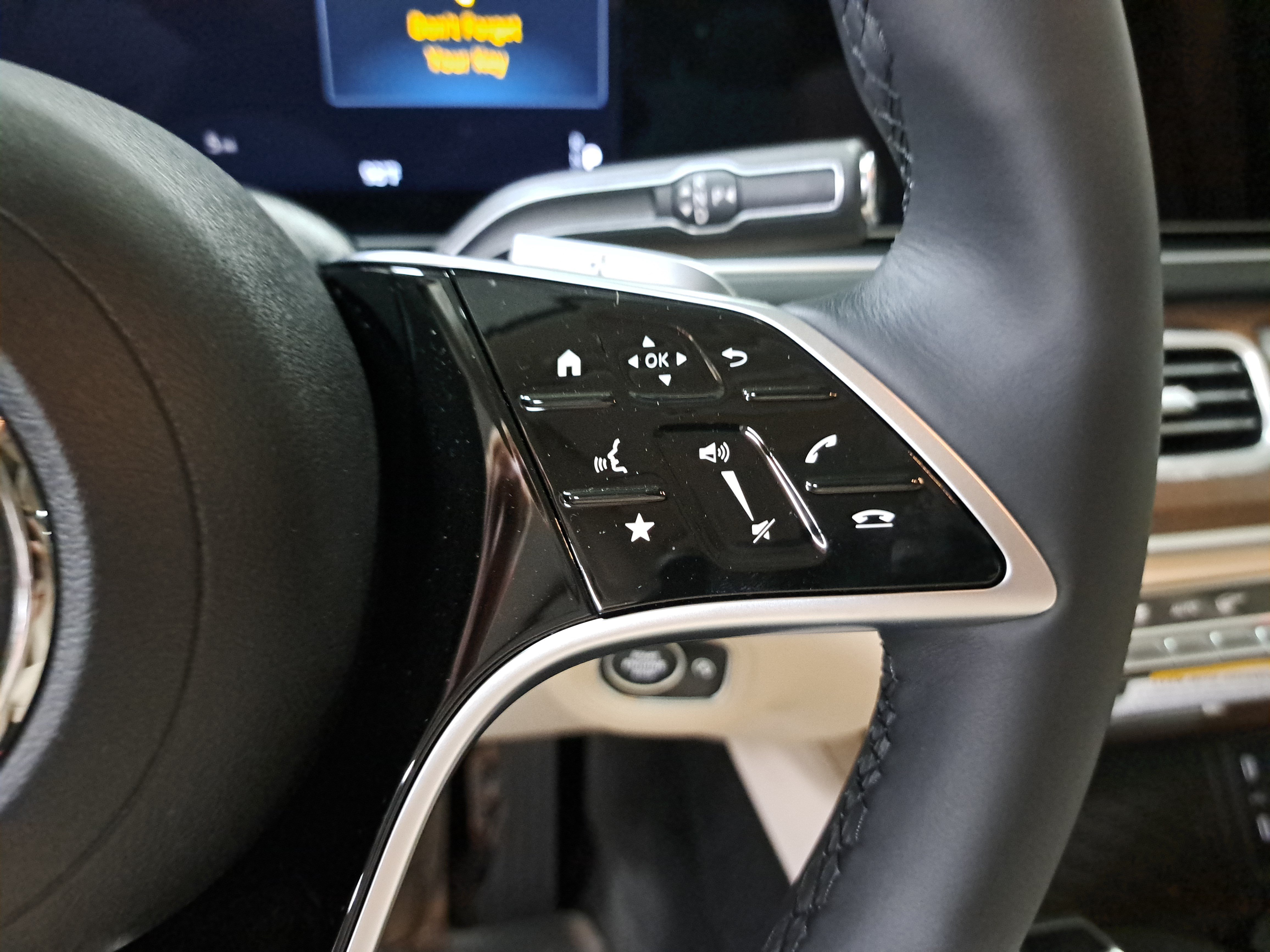 New 2026 Mercedes-Benz GLS 450 4MATIC image 20