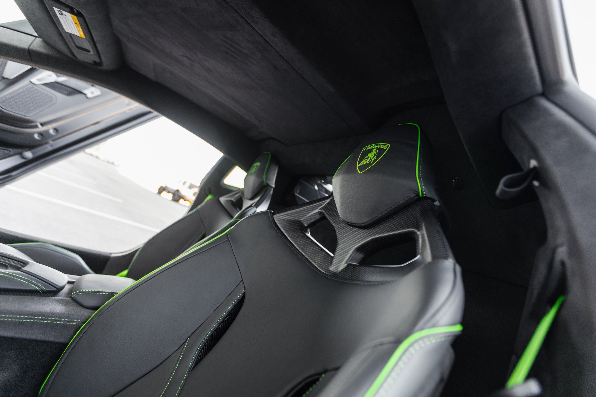 Used 2025 Lamborghini Revuelto AWD/4WD image 67