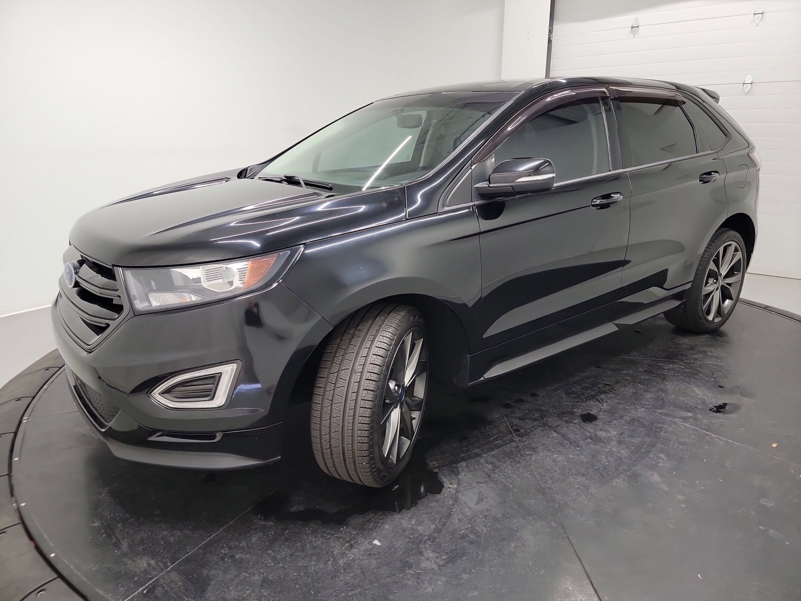 Used 2018 Ford Edge Sport w/ Technology Package AWD/4WD image 3