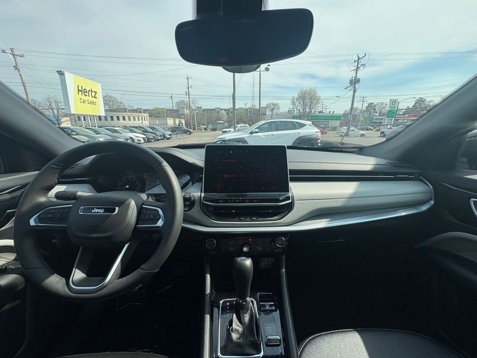 Used 2025 Jeep Compass Limited image 34